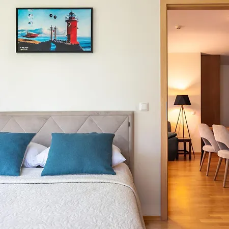 Apartament With Balcony I Pineview I Ac I Selfcheckin I Cohost *